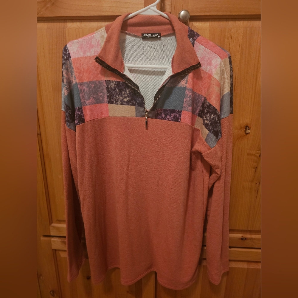 NWOT HEIMISH USA Coral and White Top